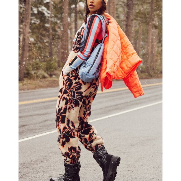 🆕 FP MOVEMENT Hit The Slopes Printed Salopette / Magnolia Combo - Picture 8 of 9